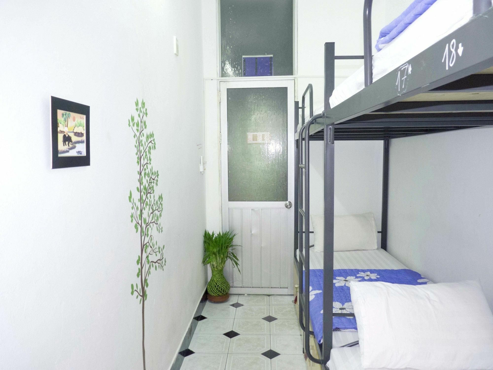 Daisy Hostel Hanoi Exteriör bild